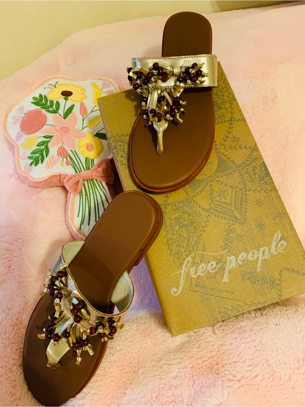 Free People Metallic Beaded Flat Sandals Boho Festival Gold Size 8 in Sadie
